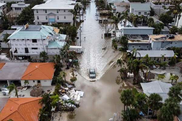 Florida’s Bahia Vista Gulf Residents Show Grit After Second Hurricane Strikes 💪🌪️ Florida_s_Bahia_Vista_Gulf_Residents_Show_Grit_After_Second_Hurricane_Strikes____