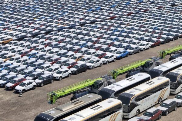 Foreign Enterprises Flock to China Amid Economic Rebound 🚀 Foreign_Enterprises_Flock_to_China_Amid_Economic_Rebound__