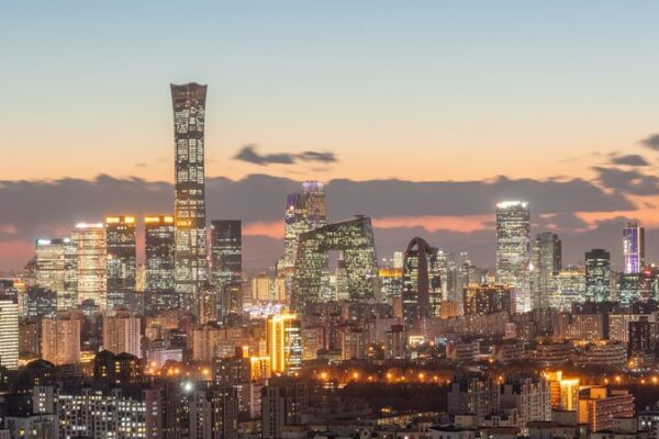 Foreign Investors Are All In on China: Confidence Soars in Q1 🌍💼 Foreign_Investors_Are_All_In_on_China__Confidence_Soars_in_Q1___