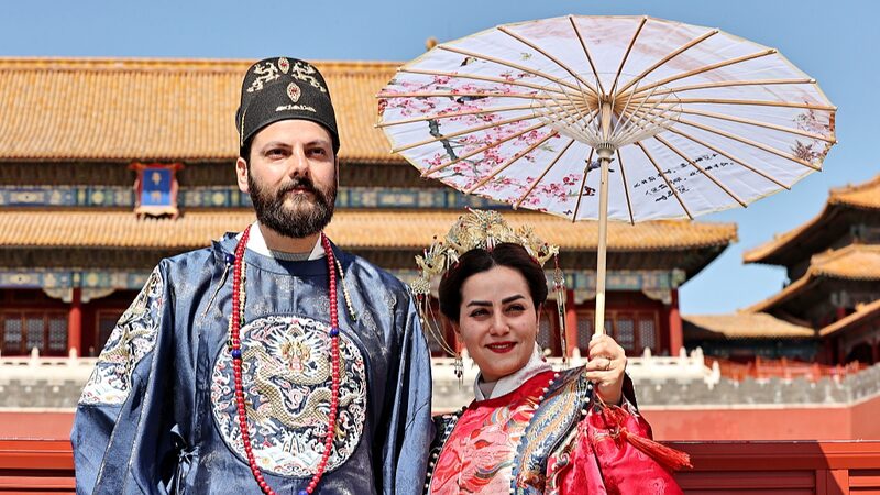 Foreign_Travelers_Discover_China_s_Unexpected_Urban_Charm___Very_City__Ah__ - News for amigos, by amigos Foreign_Travelers_Discover_China_s_Unexpected_Urban_Charm___Very_City__Ah__