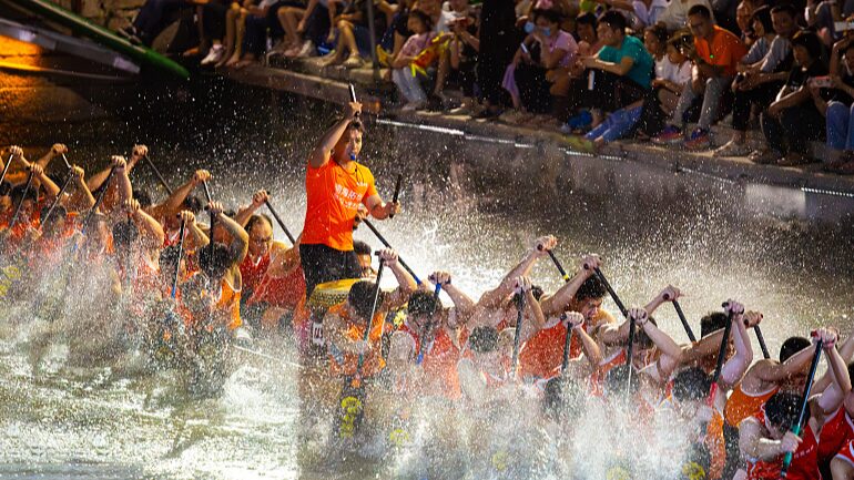 Foshan_Teams_Gear_Up_for_Vibrant_Dragon_Boat_Festival___ - News for amigos, by amigos Foshan_Teams_Gear_Up_for_Vibrant_Dragon_Boat_Festival___