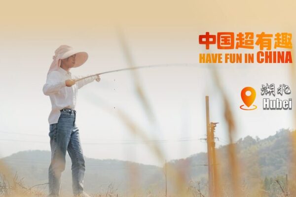From_Diploma_to_Dirt__Graduate_Leads_Smart_Farming_Revolution_in_Rural_China video poster