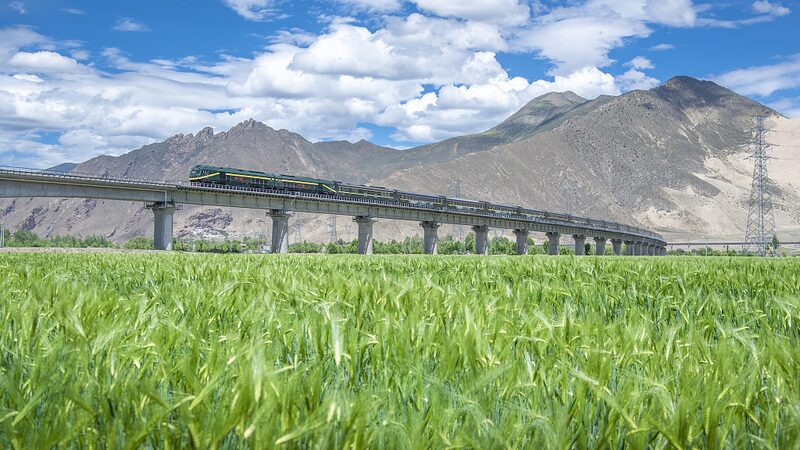 From_Xining_to_Lhasa__An_Epic_Journey_on_the_Qinghai_Xizang_Railway - News for amigos, by amigos From_Xining_to_Lhasa__An_Epic_Journey_on_the_Qinghai_Xizang_Railway