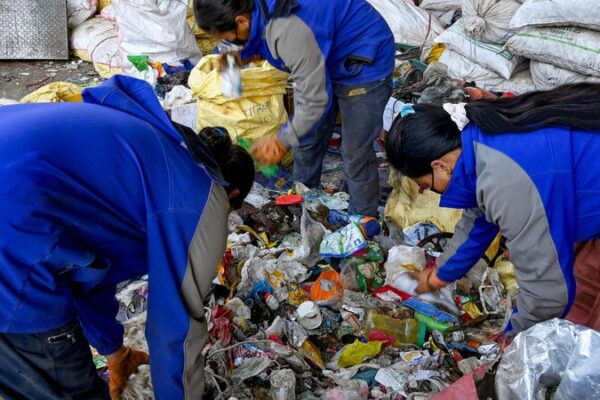 Frozen Garbage Piles Up on Mount Qomolangma: Cleanup Could Take Years 🇳🇵♻️ Frozen_Garbage_Piles_Up_on_Mount_Qomolangma__Cleanup_Could_Take_Years_____