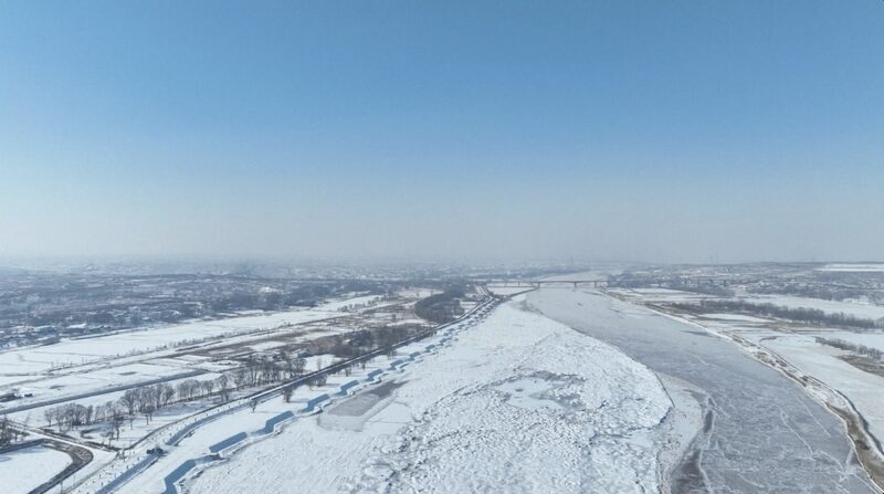 Frozen_Spectacle__Inner_Mongolia_s_Yellow_River_Transforms_into_Ice_Wonderland video poster