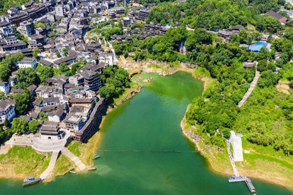 Furong Ancient Town: A 2,000-Year-Old Waterfall Wonderland in Hunan Furong_Ancient_Town__A_2_000_Year_Old_Waterfall_Wonderland_in_Hunan