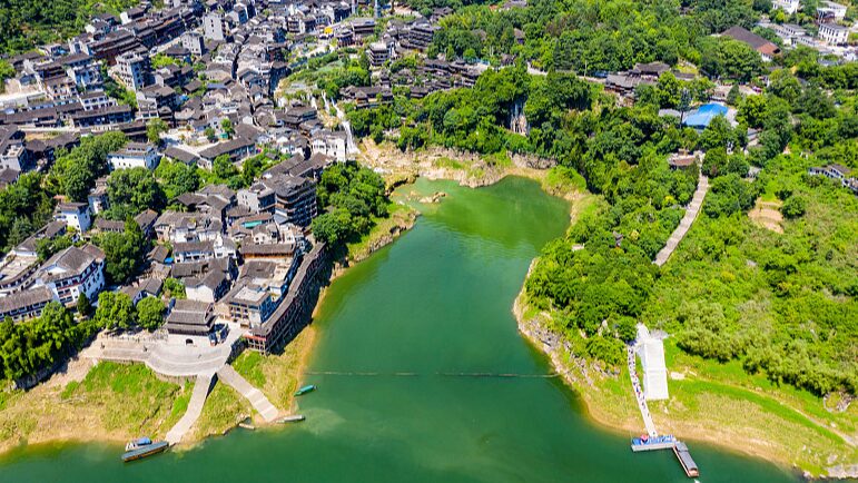 Furong_Ancient_Town__A_2_000_Year_Old_Waterfall_Wonderland_in_Hunan - News for amigos, by amigos Furong_Ancient_Town__A_2_000_Year_Old_Waterfall_Wonderland_in_Hunan