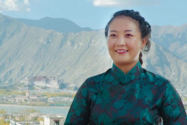 Gen Z Comedian Xiaoxiao Brings Joy to the Tibetan New Year Gala Stage Gen_Z_Comedian_Xiaoxiao_Brings_Joy_to_the_Tibetan_New_Year_Gala_Stage video poster