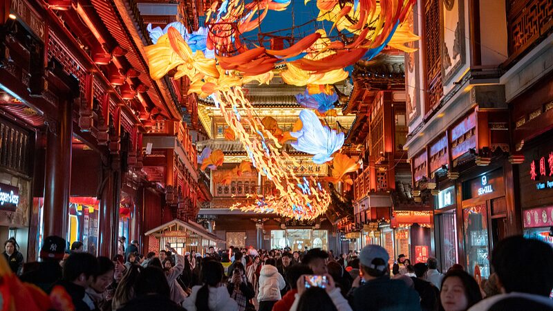 Get_Ready__2024_Yuyuan_Garden_Lantern_Festival_Lights_Up_Shanghai_ - News for amigos, by amigos Get_Ready__2024_Yuyuan_Garden_Lantern_Festival_Lights_Up_Shanghai_