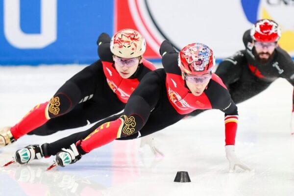 Get Ready for Thrills: Short Track Speed Skating at the Asian Winter Games 🏃♂️❄️ Get_Ready_for_Thrills__Short_Track_Speed_Skating_at_the_Asian_Winter_Games_______