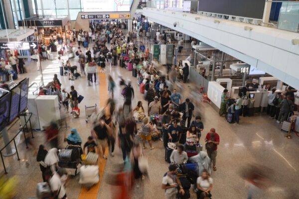 ✈️ Global IT Outage Causes Airport Chaos Worldwide ___Global_IT_Outage_Causes_Airport_Chaos_Worldwide video poster