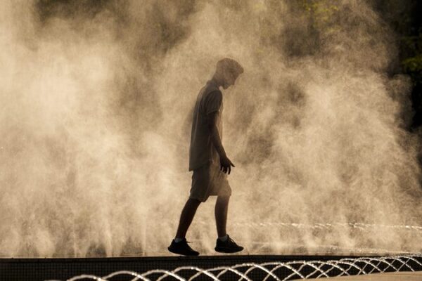Global Temperatures Soar: 12 Months Above 1.5°C Threshold 🌍🔥 Global_Temperatures_Soar__12_Months_Above_1_5_C_Threshold___