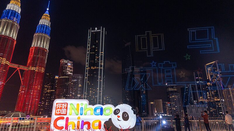 Global__Happy_Chinese_New_Year__Launch_Lights_Up_Kuala_Lumpur___