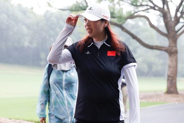 Golf Star Feng Shanshan Cheers on China’s Rising Talent for Paris Olympics Golf_Star_Feng_Shanshan_Cheers_on_China_s_Rising_Talent_for_Paris_Olympics video poster