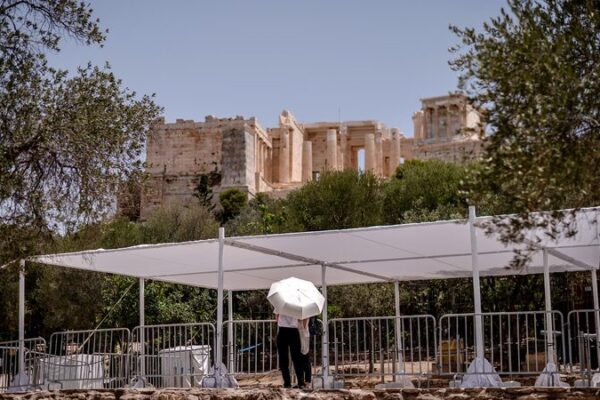 Greece’s Acropolis Closes Amid Record-Breaking Early Heat Wave 🔥🏛️ Greece_s_Acropolis_Closes_Amid_Record_Breaking_Early_Heat_Wave____