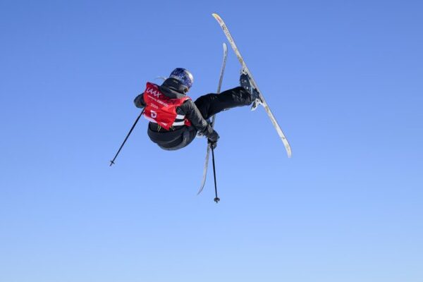 Gu Ailing Shines with Gold in 2024-25 World Cup Slopestyle Debut! 🥇 Gu_Ailing_Shines_with_Gold_in_2024_25_World_Cup_Slopestyle_Debut___