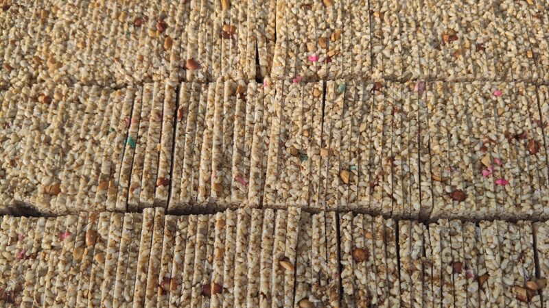 Guizhou_s_Crispy_Sesame_Cakes__Sweetening_the_Spring_Festival__poster - News for amigos, by amigos Guizhou_s_Crispy_Sesame_Cakes__Sweetening_the_Spring_Festival_ video poster