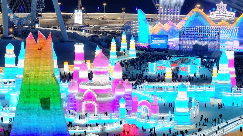 Harbin_s_40th_Ice_and_Snow_Festival_Opens_to_Winter_Wonderland_Magic___ - News for amigos, by amigos Harbin_s_40th_Ice_and_Snow_Festival_Opens_to_Winter_Wonderland_Magic___