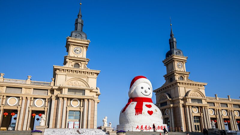 Harbin_s_Giant_Snowman_Returns__Lighting_Up_Winter_Nights_poster - News for amigos, by amigos Harbin_s_Giant_Snowman_Returns__Lighting_Up_Winter_Nights video poster