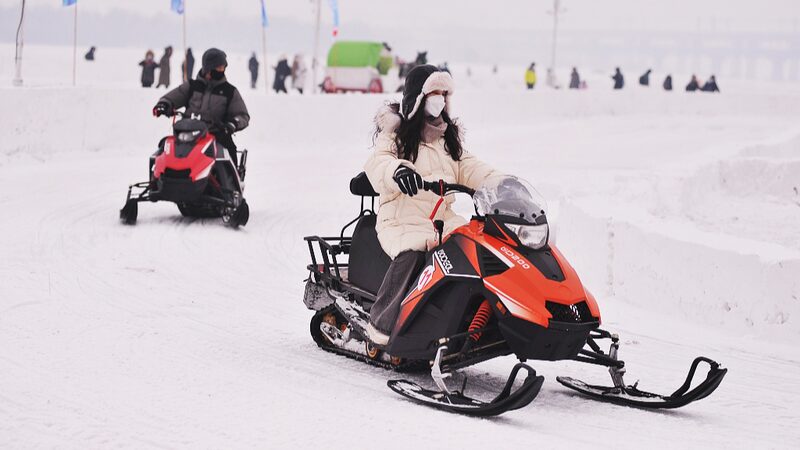 Harbin_s_Ice_Wonderland_Melts_Hearts__Tourists_Flock_During_New_Year_Holiday - News for amigos, by amigos Harbin_s_Ice_Wonderland_Melts_Hearts__Tourists_Flock_During_New_Year_Holiday