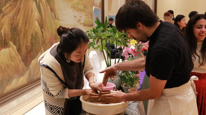 Harvard_Students_Embrace_Chinese_Cultural_Heritage_in_Hangzhou