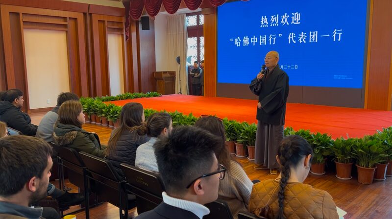 Harvard_Students_Explore_Vegetarian_Traditions_at_Lingyin_Temple__