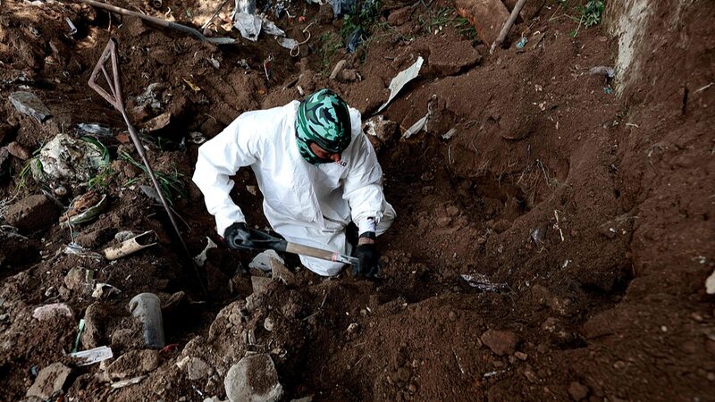 Heartbreaking_Discovery__56_Bodies_Unearthed_Near_U_S__Mexico_Border__ - News for amigos, by amigos Heartbreaking_Discovery__56_Bodies_Unearthed_Near_U_S__Mexico_Border__