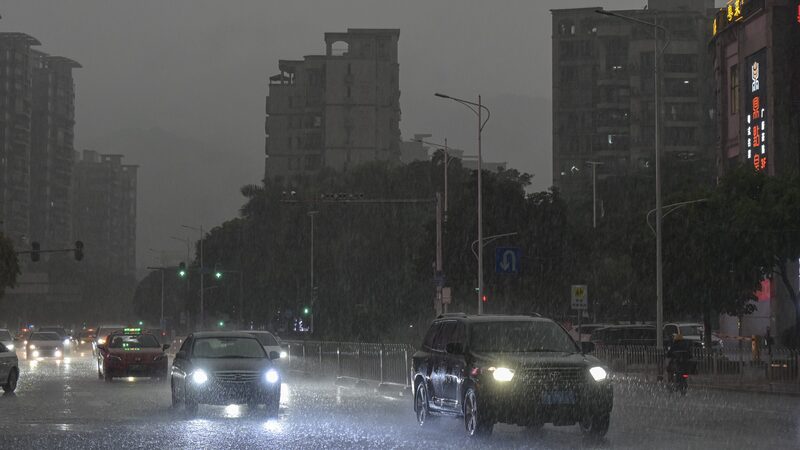 Heavy_Rain_Alert__South_China_Braces_for_Soaking_Showers___ - News for amigos, by amigos Heavy_Rain_Alert__South_China_Braces_for_Soaking_Showers___