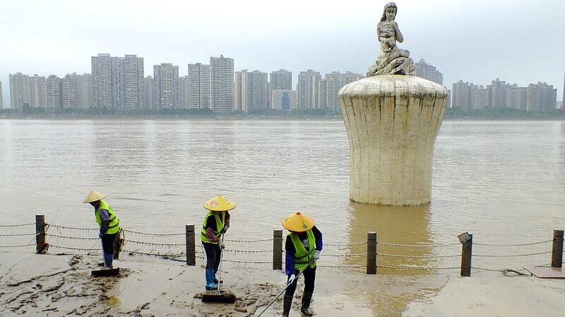 Heavy_Rains_Hit_Southern_China__Flood_Precautions_Intensify_in_Pearl_River_Basin - News for amigos, by amigos ___Heavy_Rains_Hit_Southern_China__Flood_Precautions_Intensify_in_Pearl_River_Basin