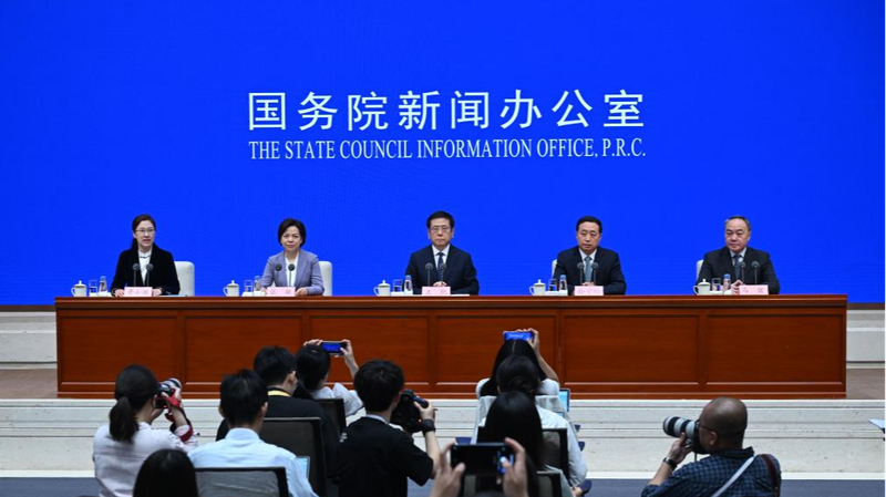 Henan_Harvests_Innovation__From_Wheat_Fields_to_Tech_Dreams___ - News for amigos, by amigos Henan_Harvests_Innovation__From_Wheat_Fields_to_Tech_Dreams___