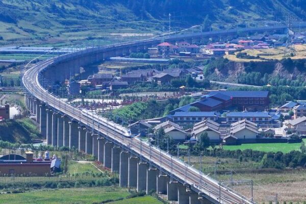 High-Speed Adventure: Sichuan-Qinghai Railway’s New Section Cuts Travel Time to Jiuzhaigou! 🚄✨ High_Speed_Adventure__Sichuan_Qinghai_Railway_s_New_Section_Cuts_Travel_Time_to_Jiuzhaigou____