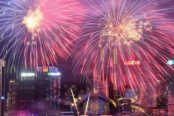 🎆 Hong Kong Welcomes Year of the Snake with Dazzling Fireworks over Victoria Harbour! __Hong_Kong_Welcomes_Year_of_the_Snake_with_Dazzling_Fireworks_over_Victoria_Harbour_