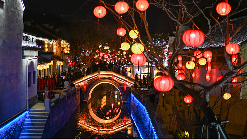 Huishan_Ancient_Town_Illuminates_Wuxi_in_Spring_Festival_Glow - News for amigos, by amigos Huishan_Ancient_Town_Illuminates_Wuxi_in_Spring_Festival_Glow
