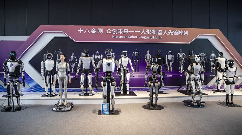 Humanoid_Robots_Revolutionize_China_s_Factories____