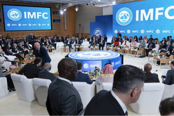 IMF Sounds Alarm: U.S. Deficit Poses Major Risk to Global Economy 🌍 IMF_Sounds_Alarm__U_S__Deficit_Poses_Major_Risk_to_Global_Economy__