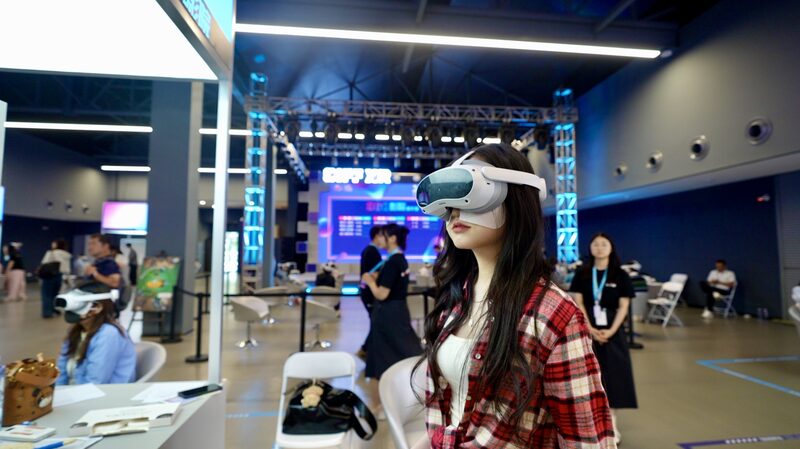 Immersive_VR_Takes_Center_Stage_at_Shanghai_Film_Festival___poster - News for amigos, by amigos Immersive_VR_Takes_Center_Stage_at_Shanghai_Film_Festival__ video poster