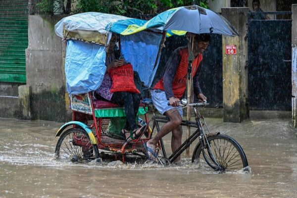 India Invests $300 Million to Tackle Big City Floods 🌊 India_Invests__300_Million_to_Tackle_Big_City_Floods__