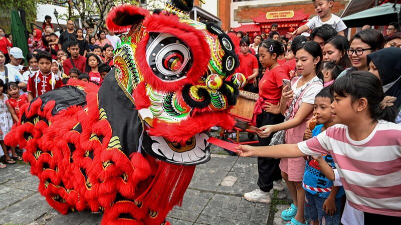 Indonesia_s_Spring_Festival__A_Colorful_Fusion_of_Cultures__ - News for amigos, by amigos Indonesia_s_Spring_Festival__A_Colorful_Fusion_of_Cultures__