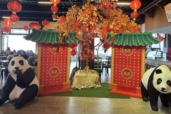 Indonesia’s Taman Safari Celebrates Chinese New Year with Snake-tacular Festivities 🐍 Indonesia_s_Taman_Safari_Celebrates_Chinese_New_Year_with_Snake_tacular_Festivities__ video poster