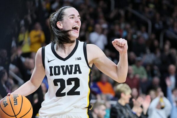 Iowa Hawkeyes Triumph Over LSU Tigers in Record-Breaking Basketball Showdown Iowa_Hawkeyes_Triumph_Over_LSU_Tigers_in_Record_Breaking_Basketball_Showdown