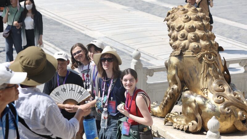 Iowa_Students_Explore_Beijing_s_Palace_Museum_in_Cultural_Exchange__ - News for amigos, by amigos Iowa_Students_Explore_Beijing_s_Palace_Museum_in_Cultural_Exchange__