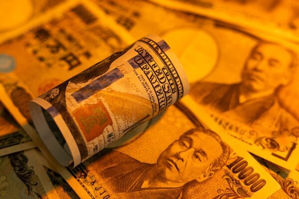 Japan’s Yen Plummets to Weakest Level Since 1990 💴😱 Japan_s_Yen_Plummets_to_Weakest_Level_Since_1990___