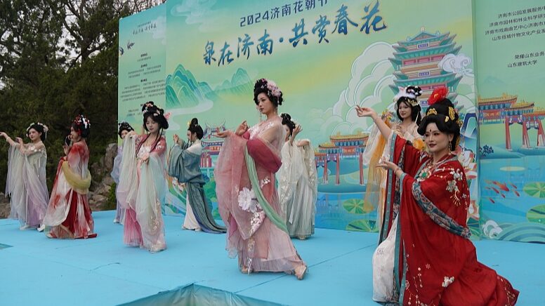 Jinan_s_Flower_Festival__A_Blooming_Celebration_of_Romance_and_Culture__ - News for amigos, by amigos Jinan_s_Flower_Festival__A_Blooming_Celebration_of_Romance_and_Culture__