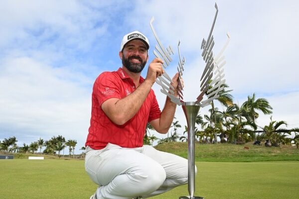 John Parry’s 14-Year Wait Ends with Mauritius Open Victory 🏆 John_Parry_s_14_Year_Wait_Ends_with_Mauritius_Open_Victory__
