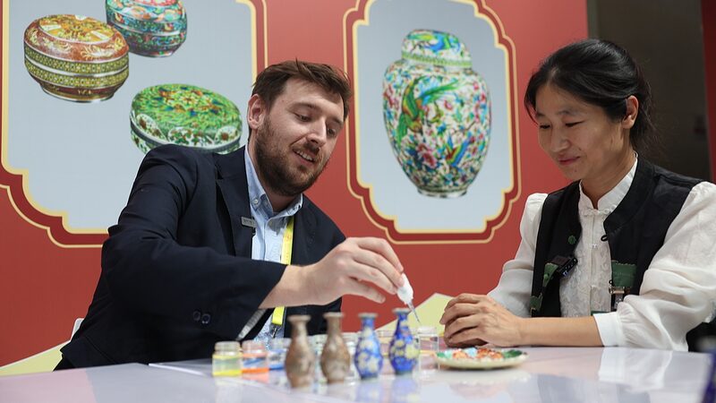 Journalists_Dive_into_Chinese_Culture_at_2024_FOCAC_Summit__