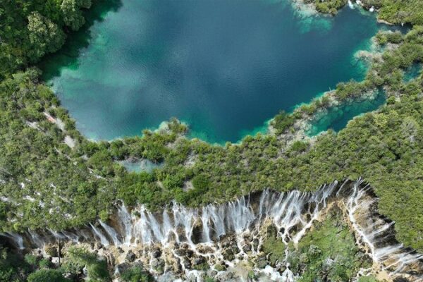 Journey Through Jiuzhaigou: A Vibrant Tour with Zhao Demeng 🌈 Journey_Through_Jiuzhaigou__A_Vibrant_Tour_with_Zhao_Demeng__ video poster