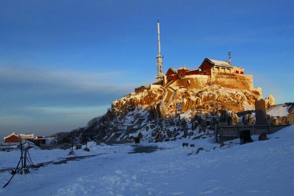 Journey to Snowy Peaks: Taishan Mountain’s Winter Wonderland in Shandong Journey_to_Snowy_Peaks__Taishan_Mountain_s_Winter_Wonderland_in_Shandong video poster