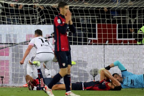 Juventus Salvages 2-2 Draw at Cagliari Thanks to Late Own Goal Juventus_Salvages_2_2_Draw_at_Cagliari_Thanks_to_Late_Own_Goal
