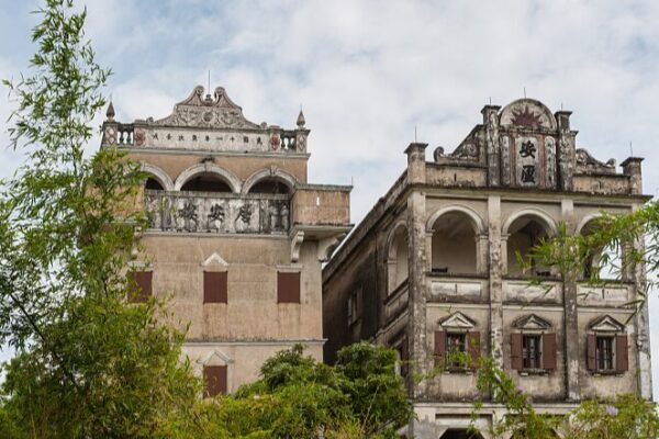 Kaiping’s Ancient Towers: A Fusion of Chinese and Western Cultures 🌏🏰 Kaiping_s_Ancient_Towers__A_Fusion_of_Chinese_and_Western_Cultures___