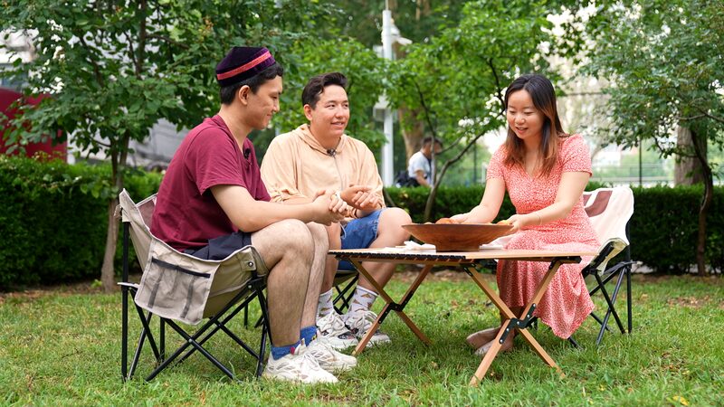 Kazakh_Students_Bridge_Cultures_in_Beijing_with_Home_Cooked_Meals video poster